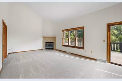 3207 S Ridgecrest Ct, New Berlin, WI 53151 - Photo 7