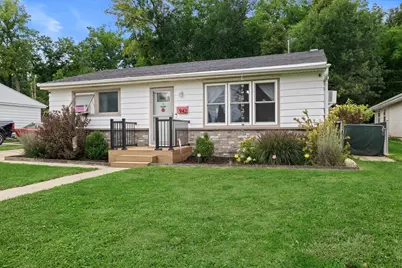 942  Carey St, Lake Geneva, WI 53147 - Photo 1