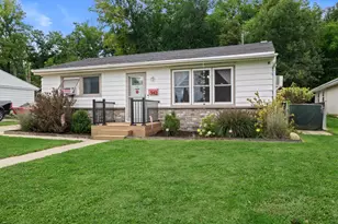942 Carey St, Lake Geneva, WI 53147 - Photo 1