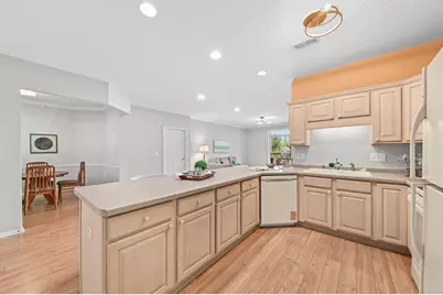 13070 W Bluemound Rd #209, Elm Grove, WI 53122 - Photo 17