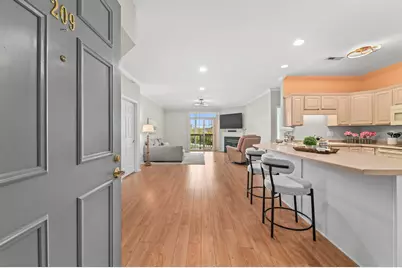 13070 W Bluemound Rd #209, Elm Grove, WI 53122 - Photo 3