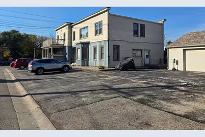N91W16356  Pershing Ave, Menomonee Falls, WI 53051 - Photo 5
