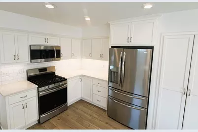 1130  Greenridge Ter, Brookfield, WI 53045 - Photo 7