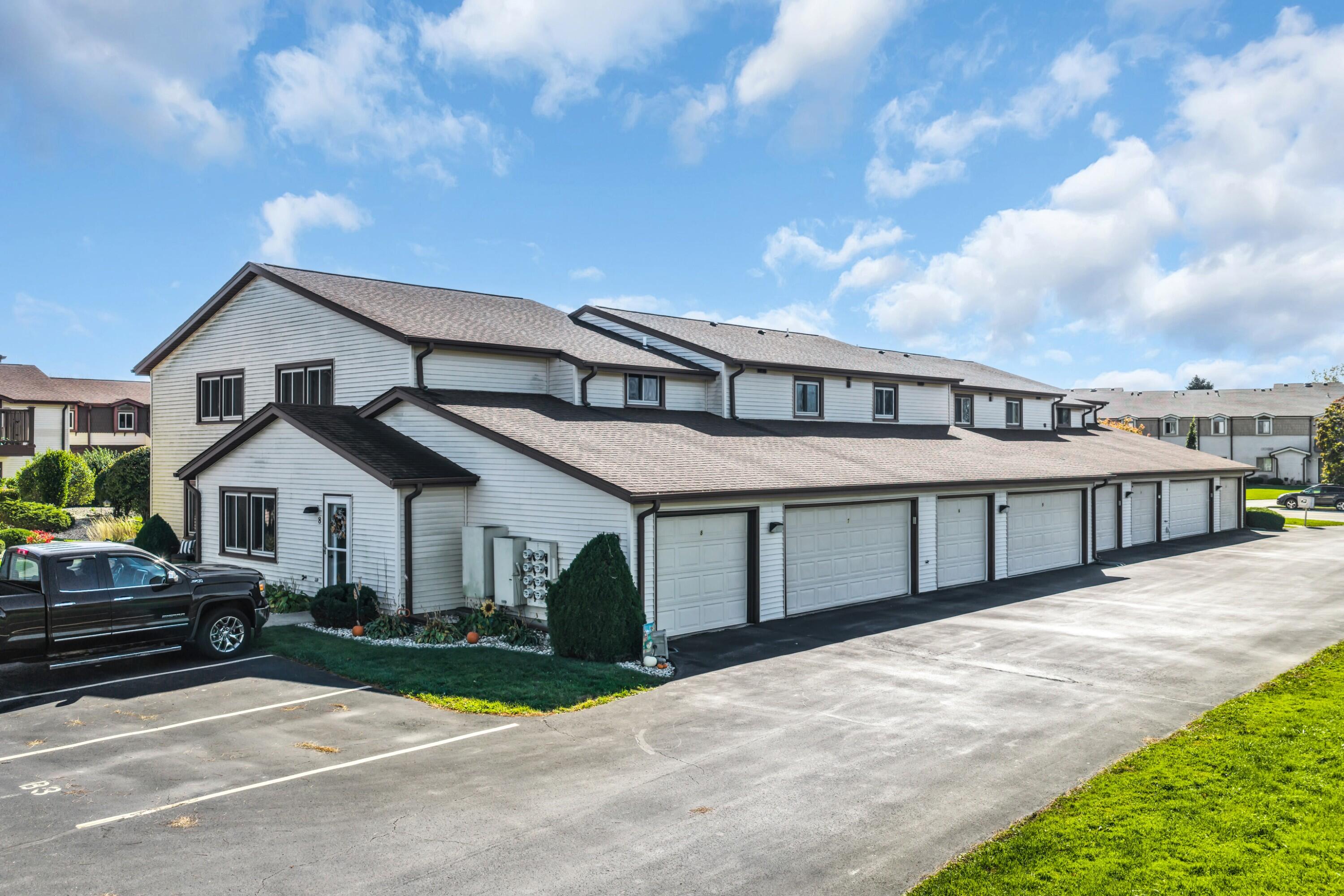 Main Moon Racine Wi 7240 Mariner Dr #7, Racine, WI 53406 - MLS 1986163 - Coldwell Banker