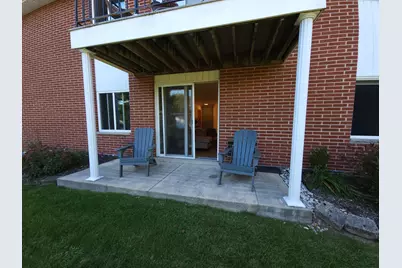 6143 W Howard Ave #9, Greenfield, WI 53220 - Photo 9