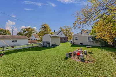 8618 W Cleveland Ave, West Allis, WI 53227 - Photo 5