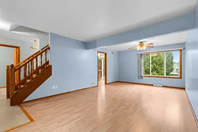 412  Lakeview Rd #414, South Milwaukee, WI 53172 - Photo 3