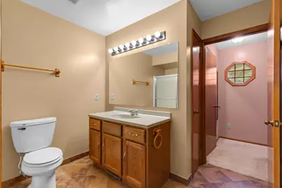 412  Lakeview Rd #414, South Milwaukee, WI 53172 - Photo 13