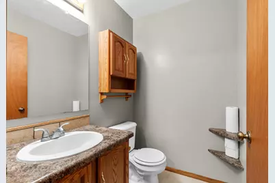 412  Lakeview Rd #414, South Milwaukee, WI 53172 - Photo 17