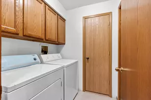 412 Lakeview Rd, South Milwaukee, WI 53172 - Photo 27