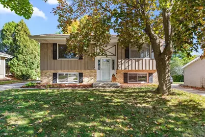 629  Victoria St, West Bend, WI 53090 - Photo 1