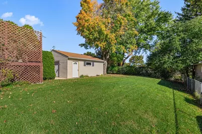 629  Victoria St, West Bend, WI 53090 - Photo 33