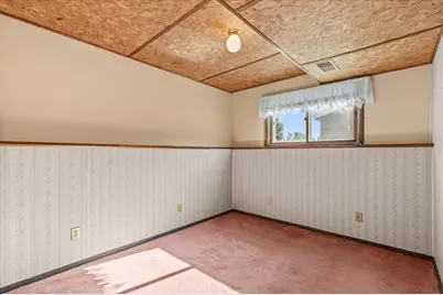 629  Victoria St, West Bend, WI 53090 - Photo 29