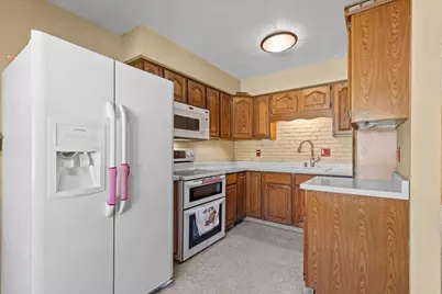 629  Victoria St, West Bend, WI 53090 - Photo 15