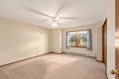 717  Canterberry Ct #B, West Bend, WI 53090 - Photo 11