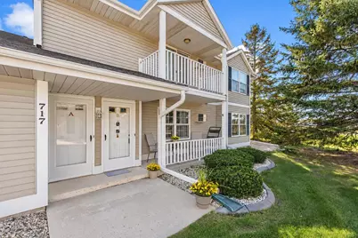 717  Canterberry Ct #B, West Bend, WI 53090 - Photo 1