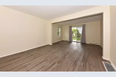 725  Mac Arthur Dr, Beaver Dam, WI 53916 - Photo 3