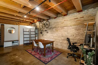 904 E Pearson St #102, Milwaukee, WI 53202 - Photo 7