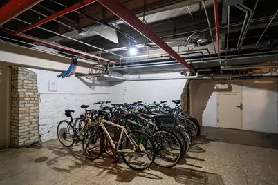 904 E Pearson St #102, Milwaukee, WI 53202 - Photo 27