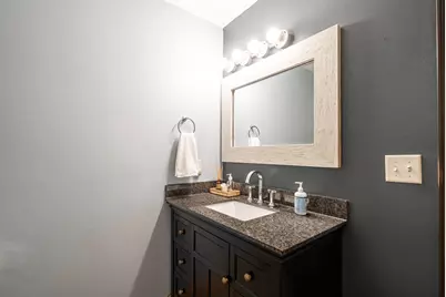 904 E Pearson St #102, Milwaukee, WI 53202 - Photo 21