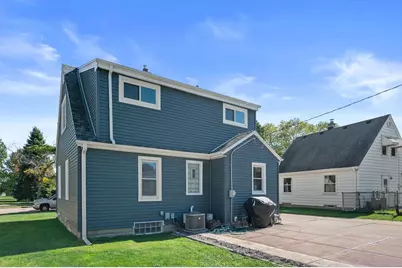2871 S 85th St, West Allis, WI 53227 - Photo 25