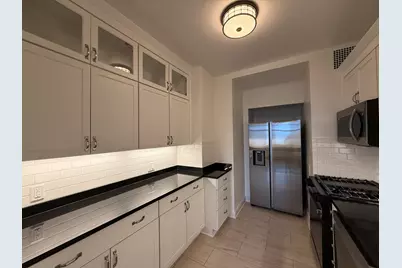 925 E Wells St #525, Milwaukee, WI 53202 - Photo 11