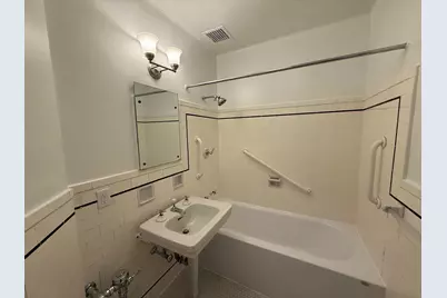 925 E Wells St #525, Milwaukee, WI 53202 - Photo 17