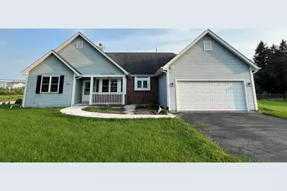 N56W18034  Evergreen Ln, Menomonee Falls, WI 53051 - Photo 1