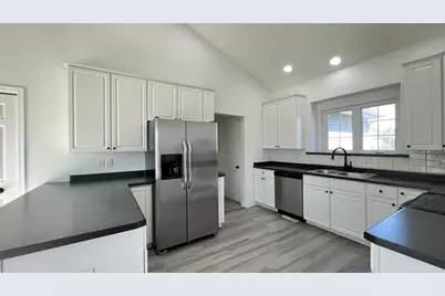 N56W18034  Evergreen Ln, Menomonee Falls, WI 53051 - Photo 29