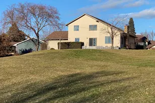 150 Fairway Ct, Onalaska, WI 54650 - Photo 3