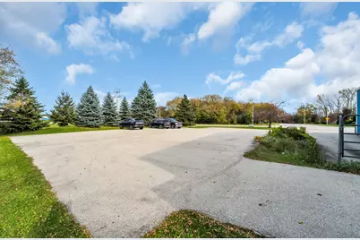 9735 S 20th St, Oak Creek, WI 53154 - Photo 39