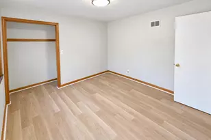 4319 S Lenox St, Milwaukee, WI 53207 - Photo 13
