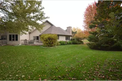 250  Indian Mound Pkwy #9, Whitewater, WI 53190 - Photo 3