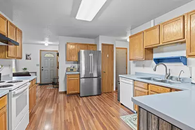 926  Bethanne Pl, Onalaska, WI 54650 - Photo 5