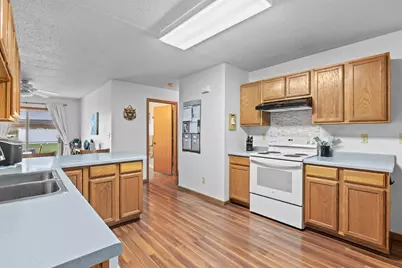 926  Bethanne Pl, Onalaska, WI 54650 - Photo 7
