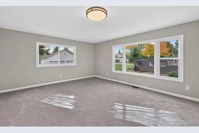 2180 S 90th St, West Allis, WI 53227 - Photo 9