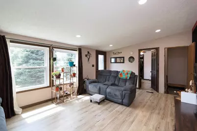 302  Pearl St, Reeseville, WI 53579 - Photo 5