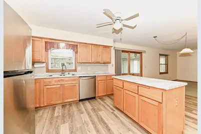 4127 W Southwood Dr, Franklin, WI 53132 - Photo 23