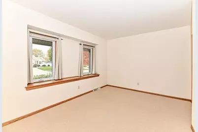 4127 W Southwood Dr, Franklin, WI 53132 - Photo 27
