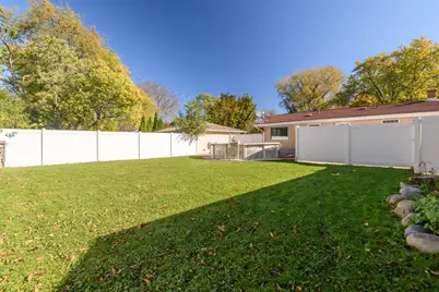 7823 N 53rd St, Milwaukee, WI 53223 - Photo 7