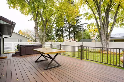 1305  Meadow Ln, Onalaska, WI 54650 - Photo 39