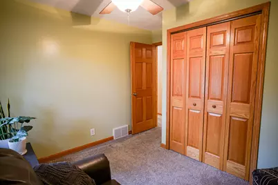 1305  Meadow Ln, Onalaska, WI 54650 - Photo 7