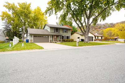 1305  Meadow Ln, Onalaska, WI 54650 - Photo 3