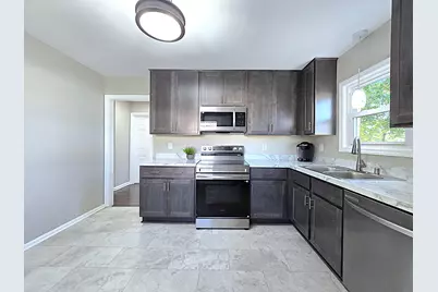 4577 N 42nd St, Milwaukee, WI 53209 - Photo 3