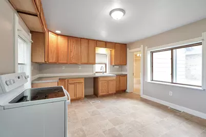 W208N16749  S. Center St, Jackson, WI 53037 - Photo 5