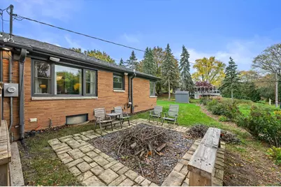 1935  Fairfax Dr, Elm Grove, WI 53122 - Photo 29