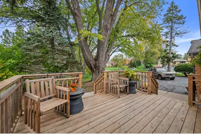 1935  Fairfax Dr, Elm Grove, WI 53122 - Photo 27