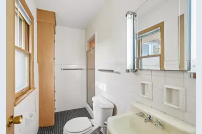 7824  Saint Anne Ct, Wauwatosa, WI 53213 - Photo 31