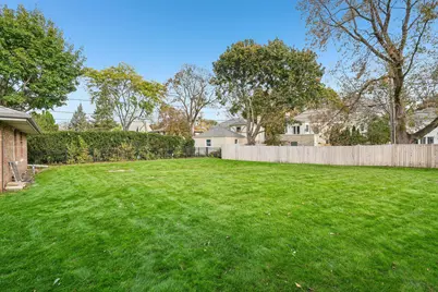 7824  Saint Anne Ct, Wauwatosa, WI 53213 - Photo 43
