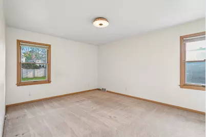 7824  Saint Anne Ct, Wauwatosa, WI 53213 - Photo 27